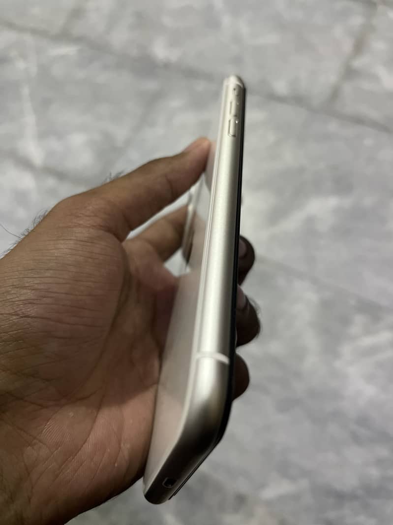 Apple iPhone 11 2