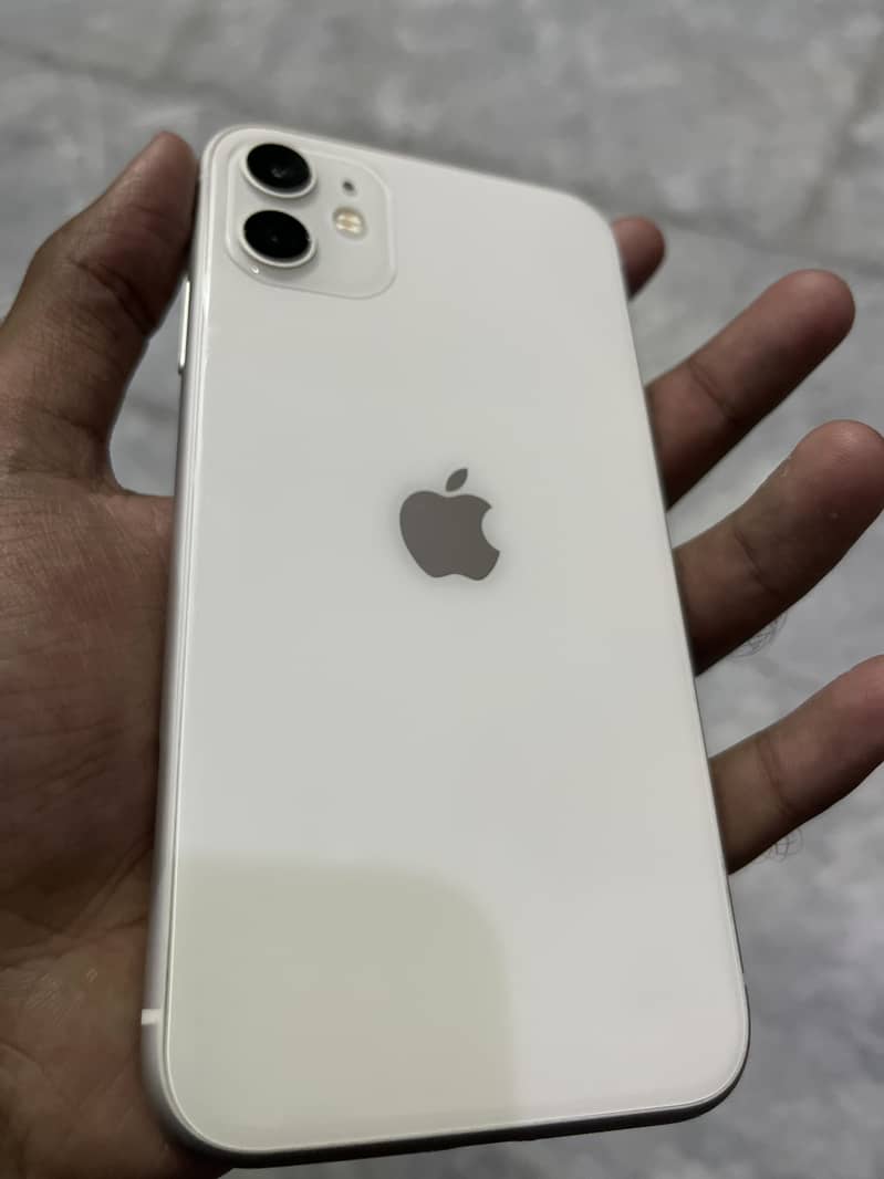 Apple iPhone 11 4