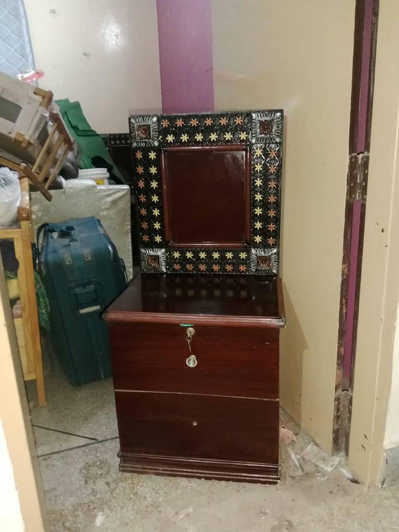 BED SET WITH SIDE TABLES AND DRESSING 1