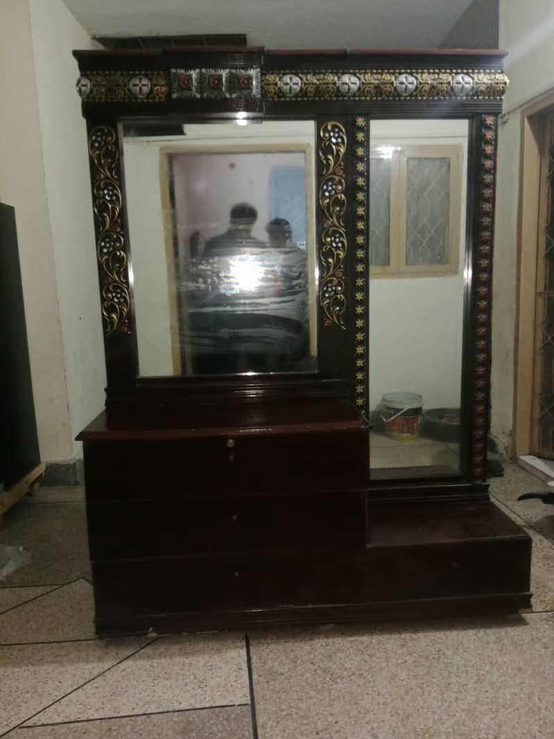 BED SET WITH SIDE TABLES AND DRESSING 2