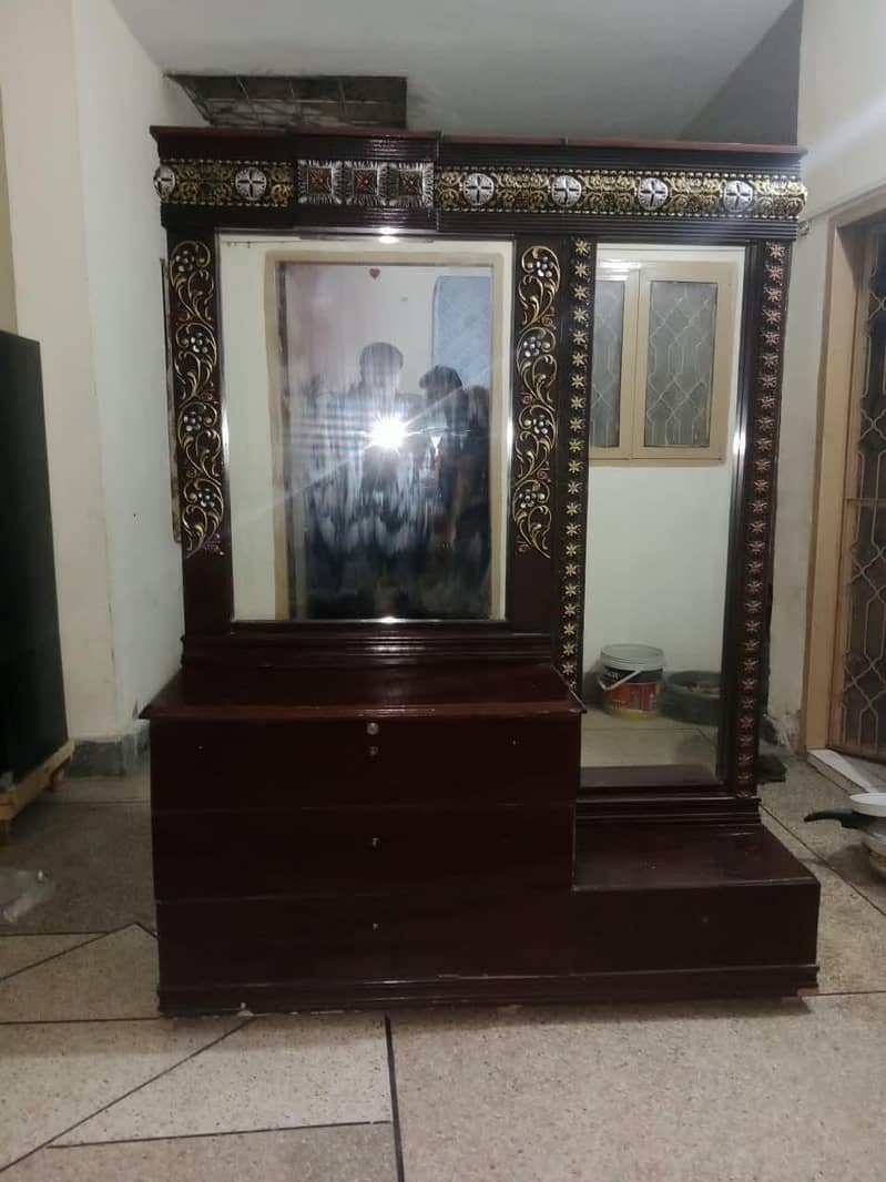 BED SET WITH SIDE TABLES AND DRESSING 3
