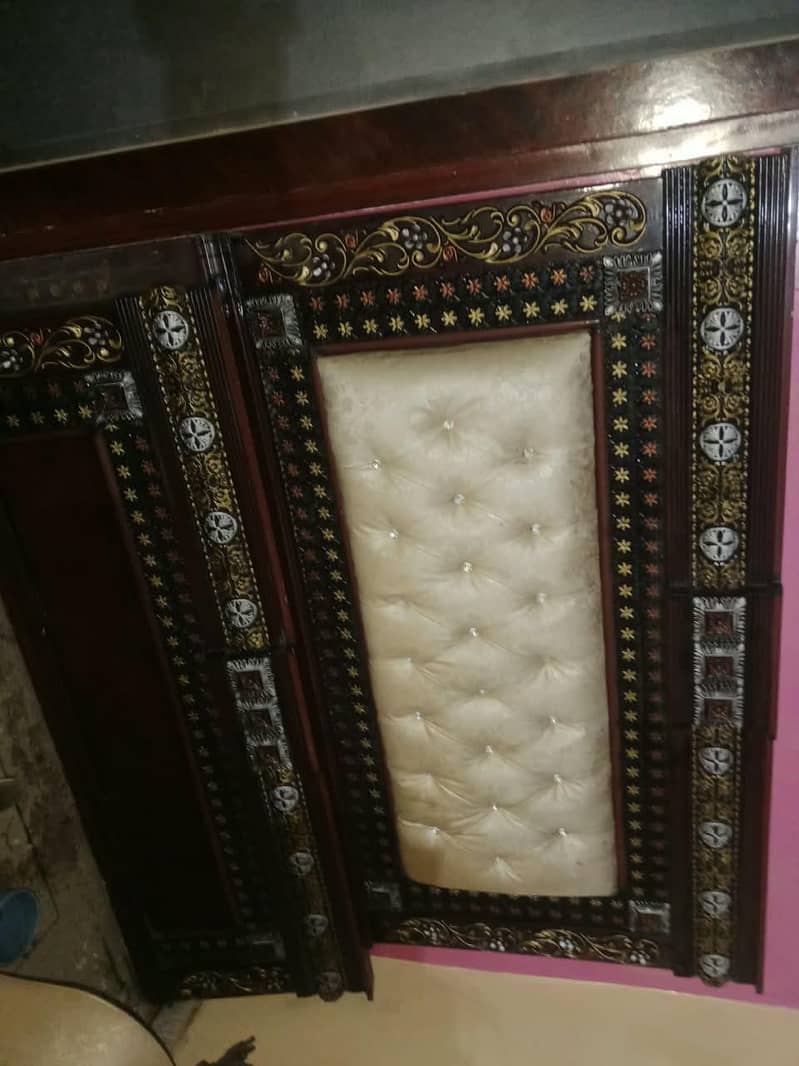 BED SET WITH SIDE TABLES AND DRESSING 4