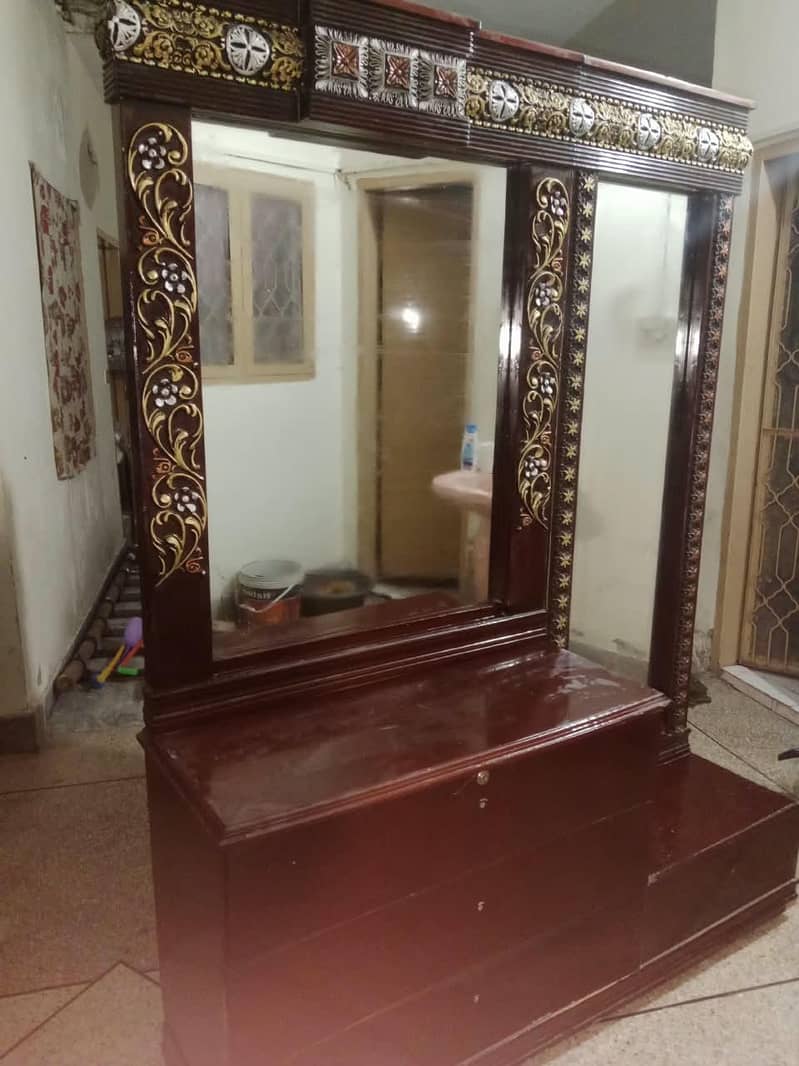BED SET WITH SIDE TABLES AND DRESSING 5