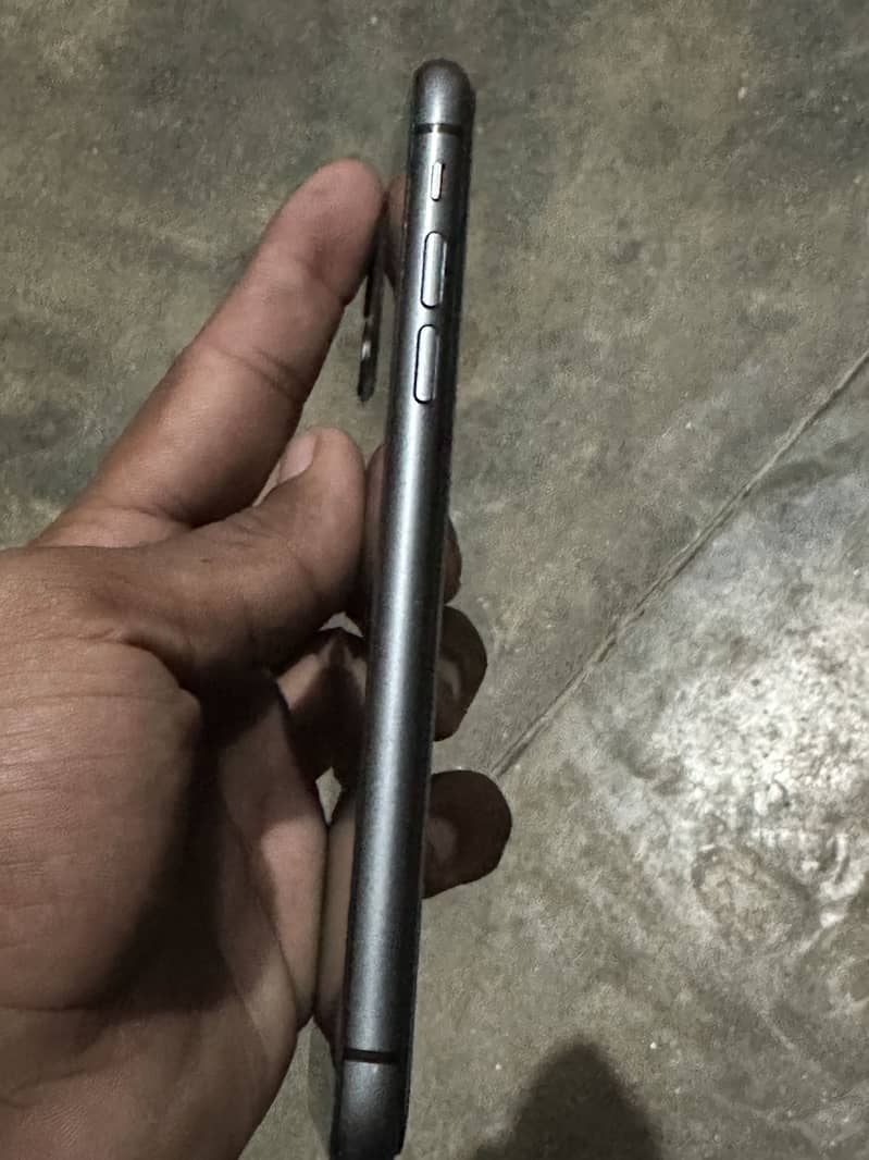 Apple iPhone 11 5
