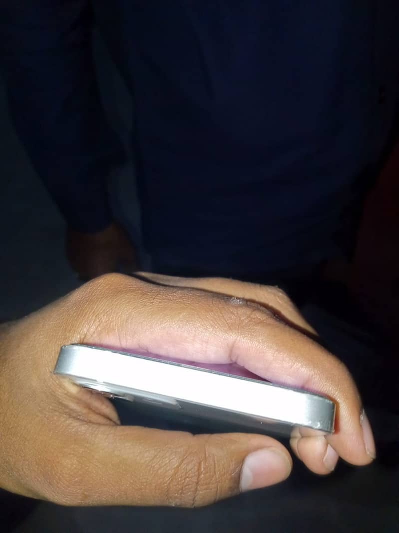 Apple iPhone 12 2
