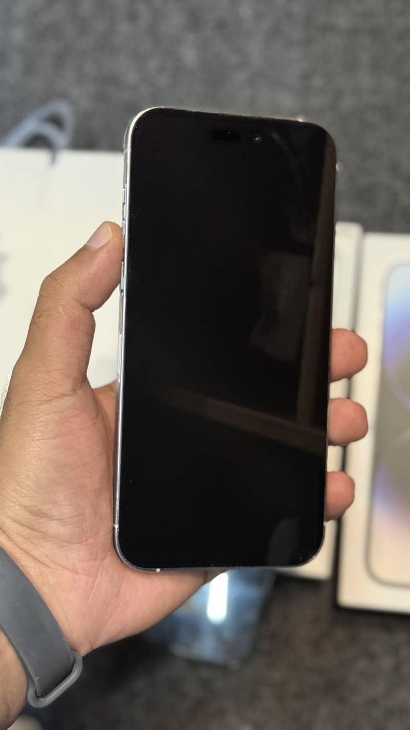 Apple iPhone 14 Pro Max 2