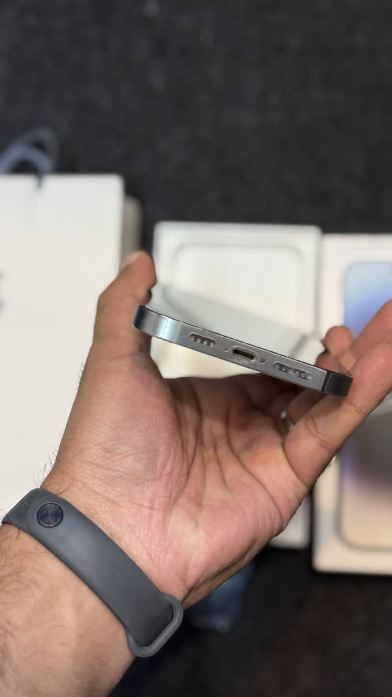 Apple iPhone 14 Pro Max 4