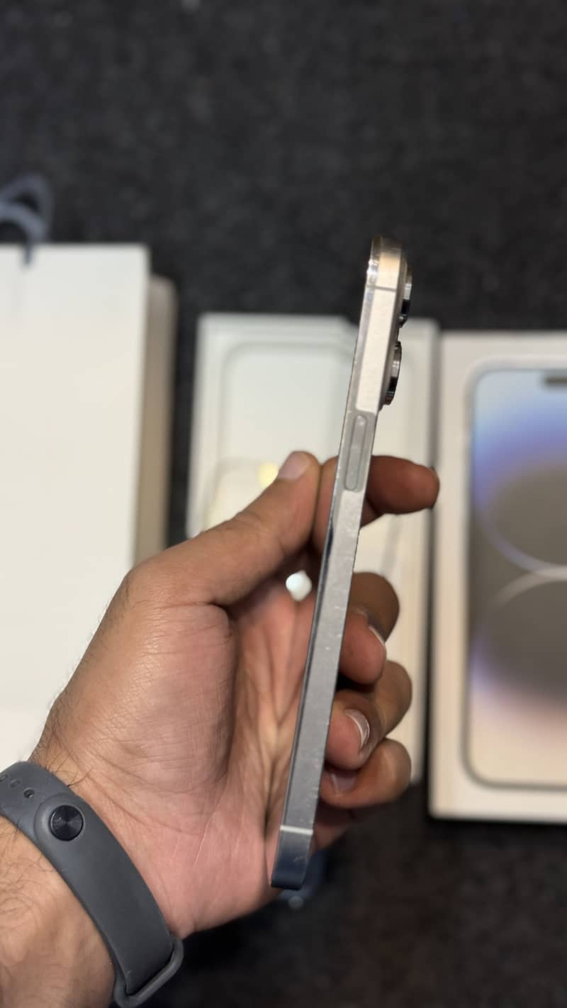 Apple iPhone 14 Pro Max 5