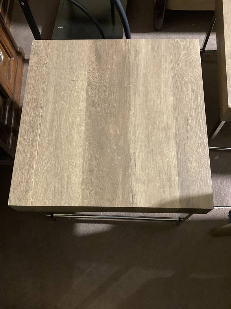 Important center table set 1