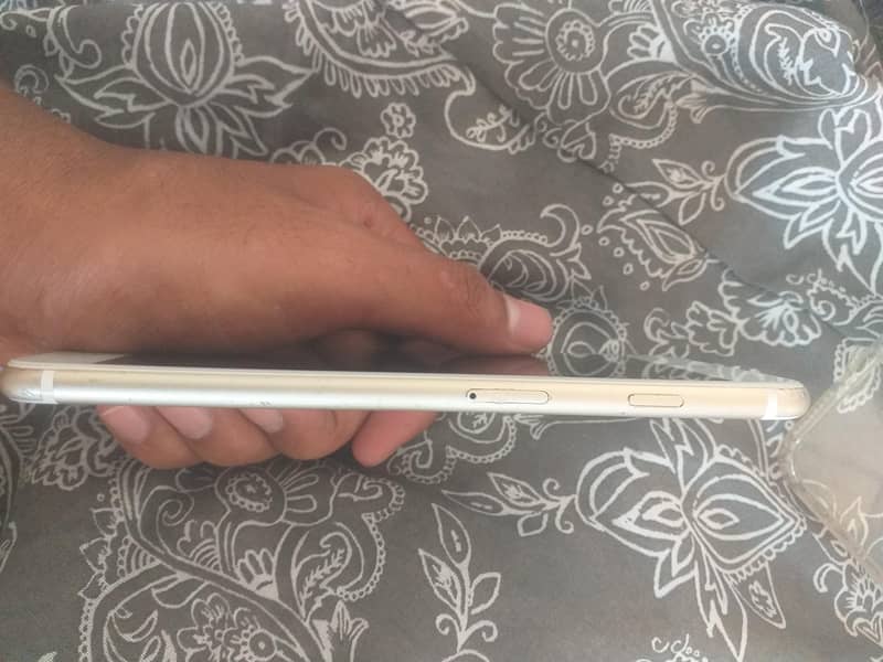 Apple iPhone 6S Plus 3