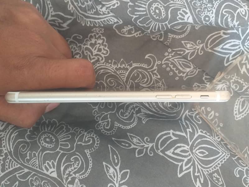 Apple iPhone 6S Plus 4