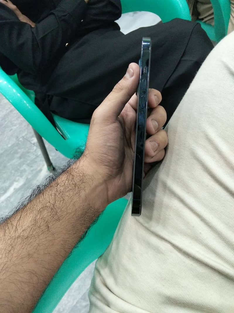 Apple iPhone 12 Pro Max 4