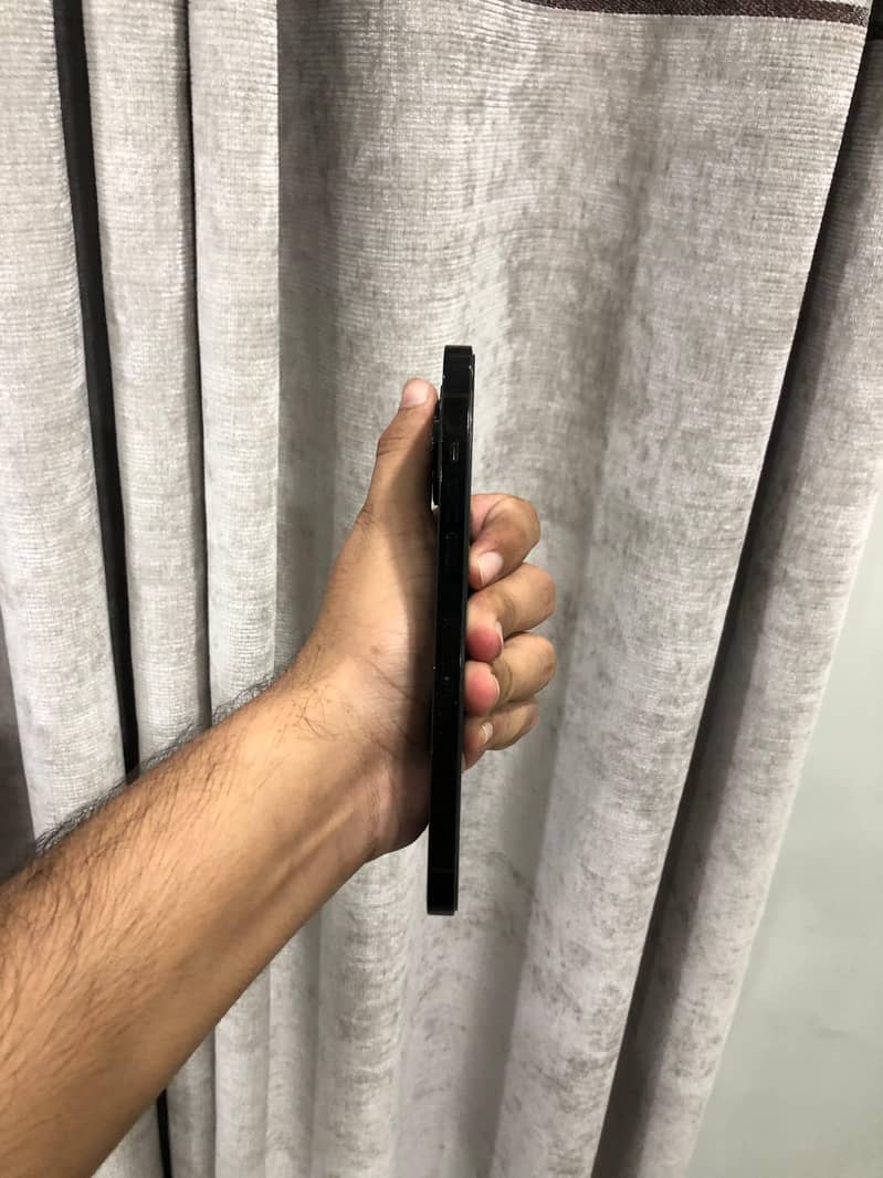 Apple iPhone 14 Pro Max 4