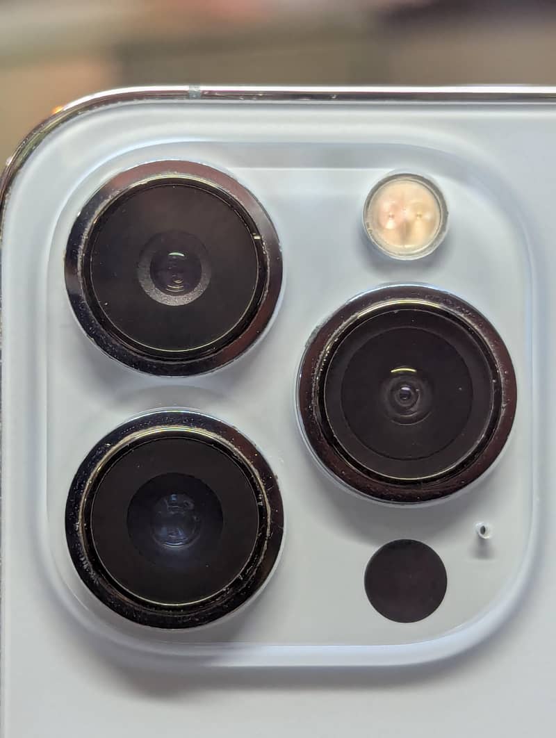 Apple iPhone 13 Pro 1
