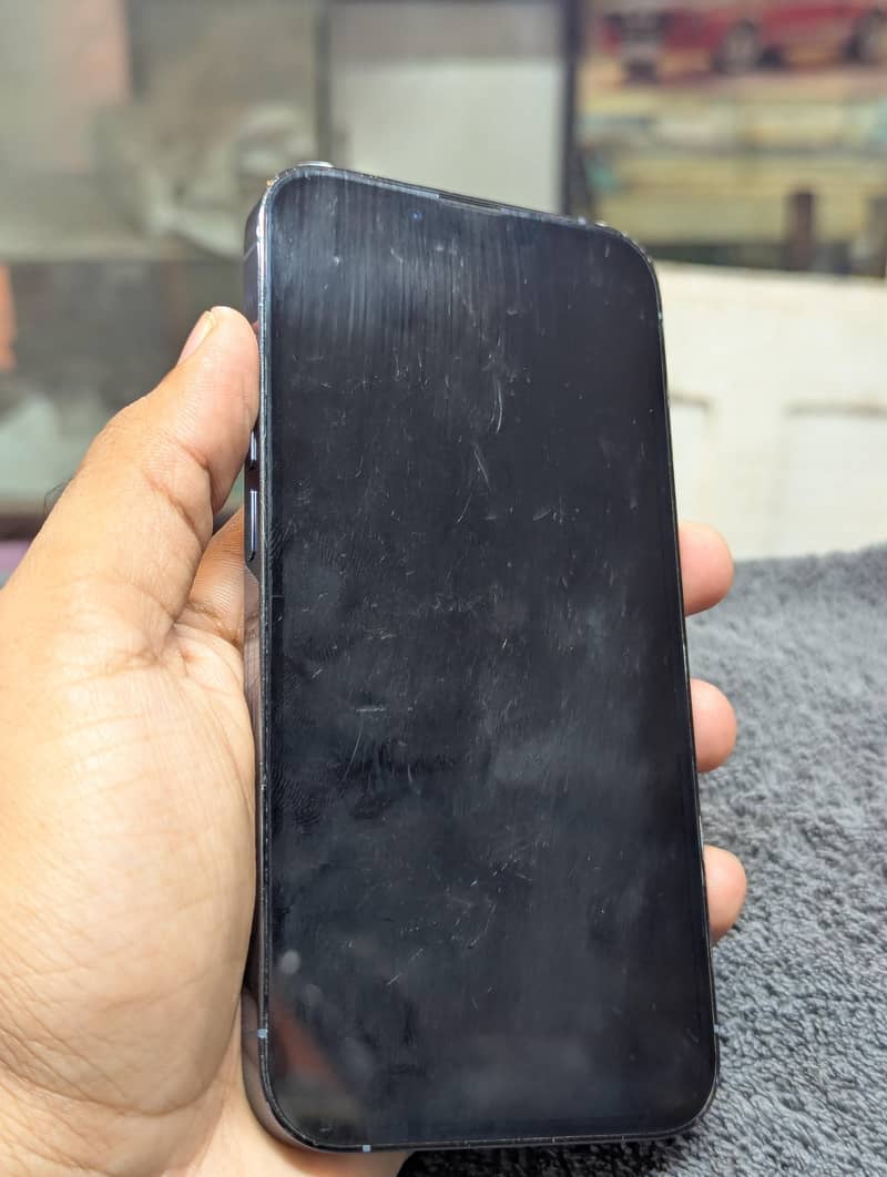 Apple iPhone 13 Pro 6