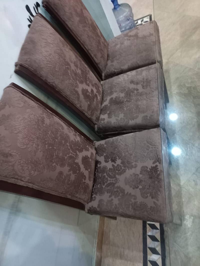 DINNING TABLE 5 CHAIRS 2