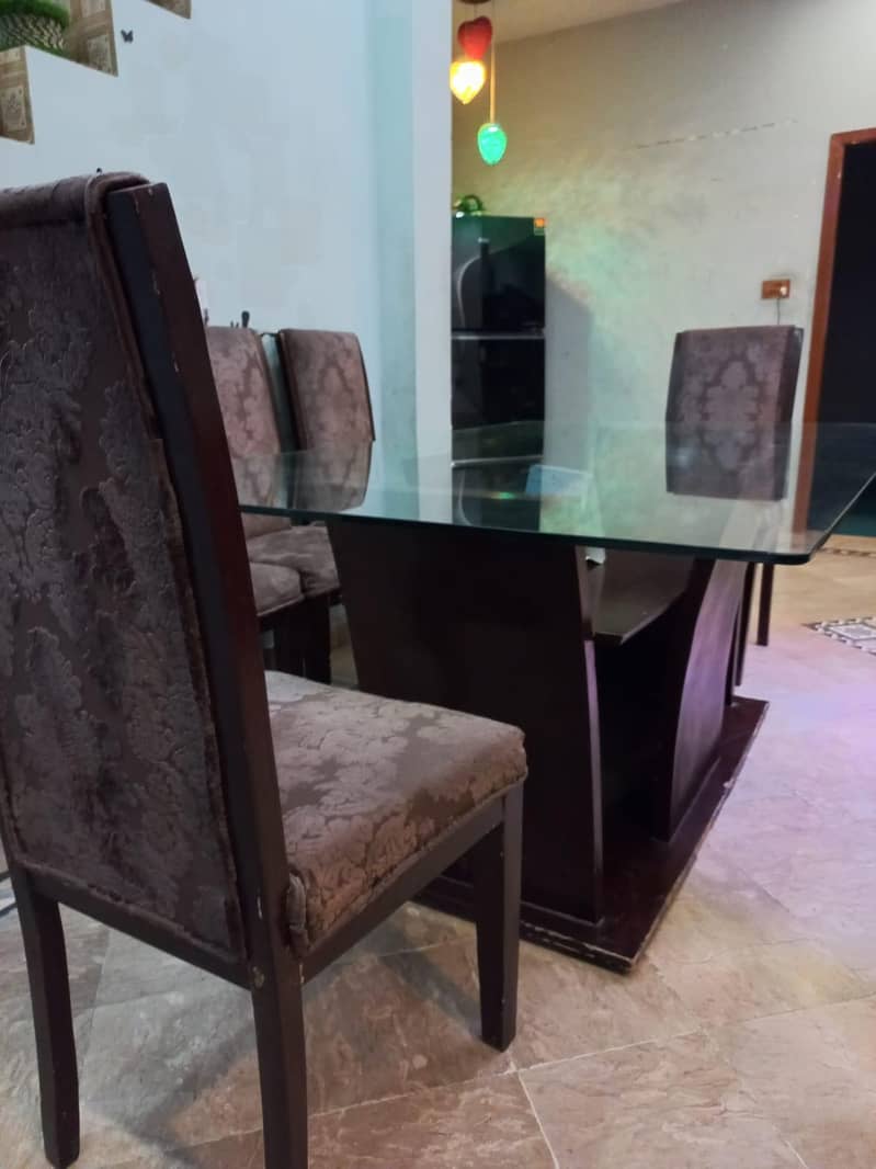 DINNING TABLE 5 CHAIRS 3