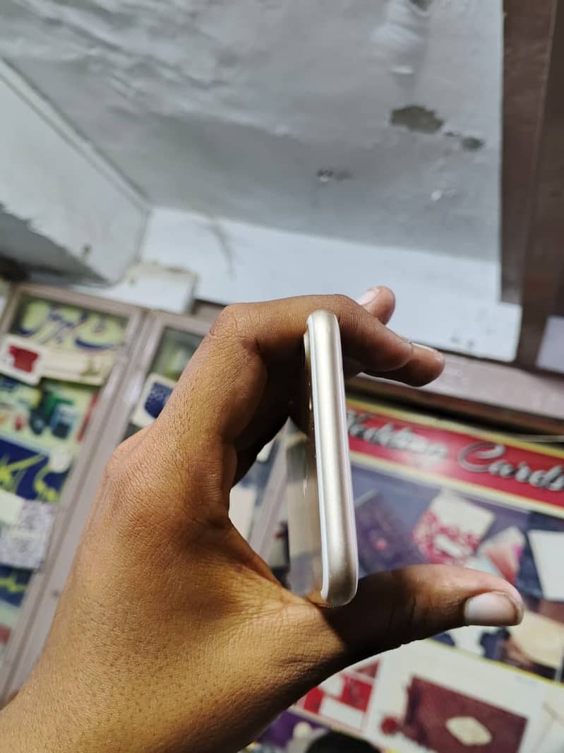 Apple iPhone 7 7