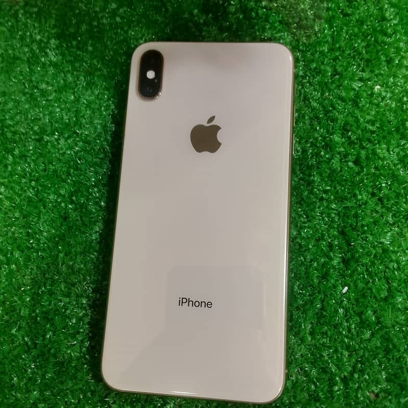 Apple iPhone XS Max 1