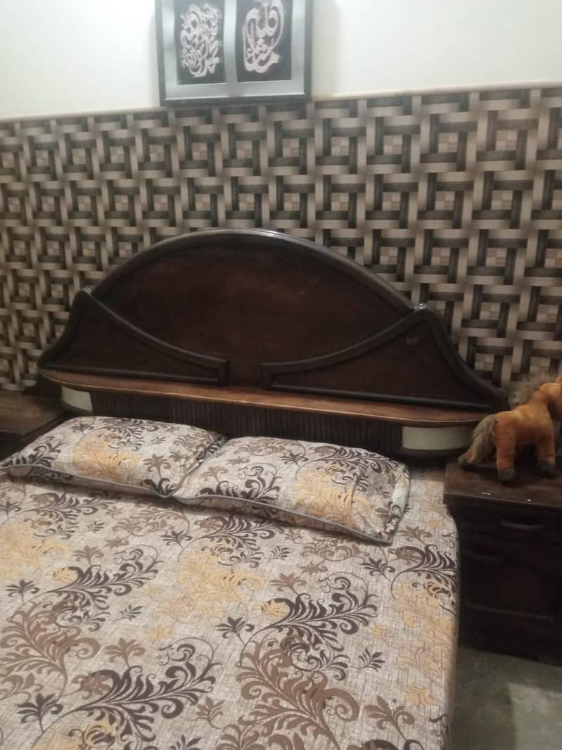 Bed set with dressing table 1