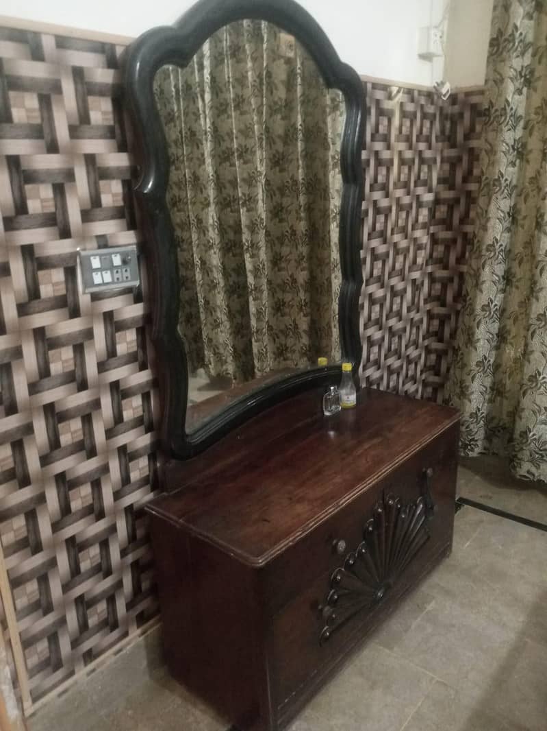 Bed set with dressing table 2