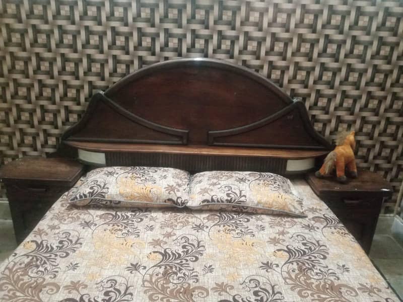 Bed set with dressing table 4