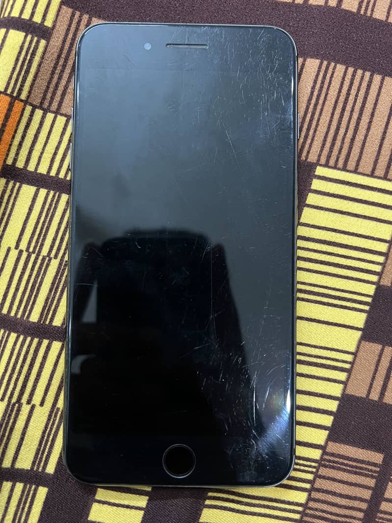 Apple iPhone 8 Plus 1