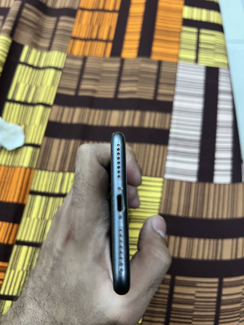 Apple iPhone 8 Plus 4