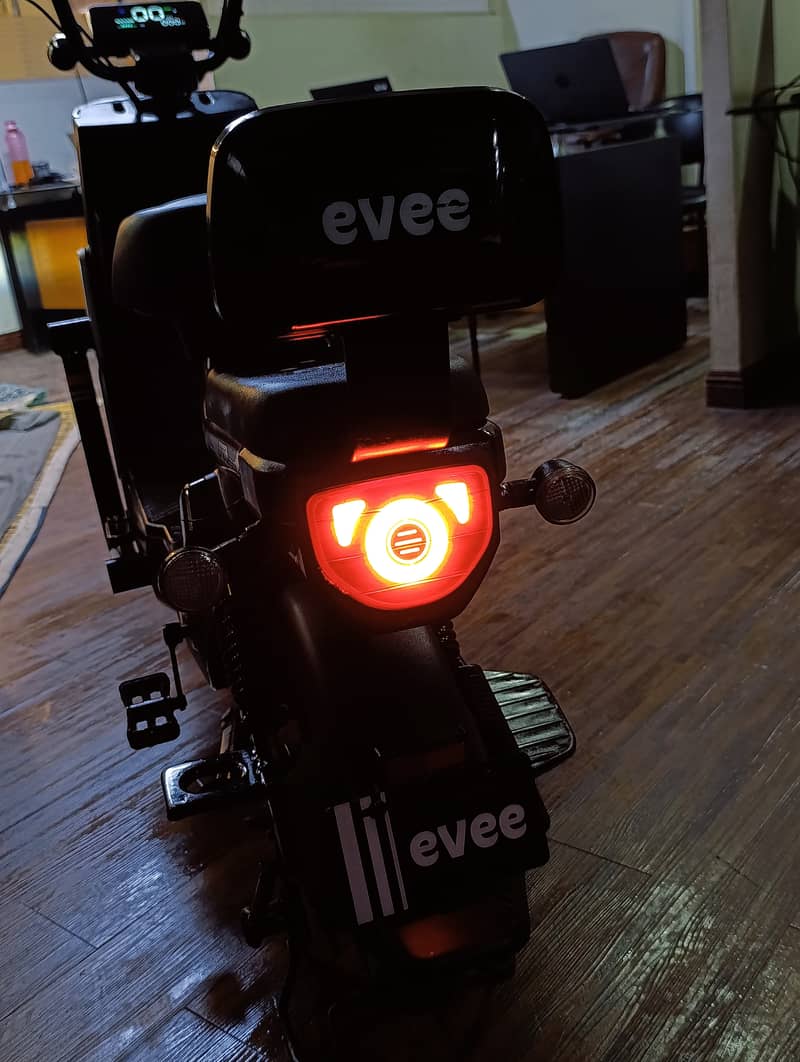 Evee Mito plus 7