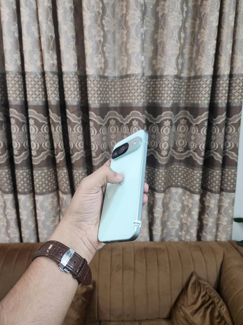 Google Pixel 9 5