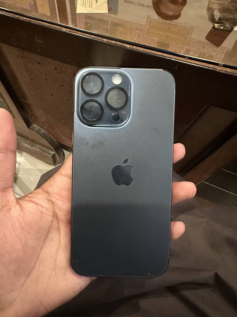 Apple iPhone 15 Pro Max 2
