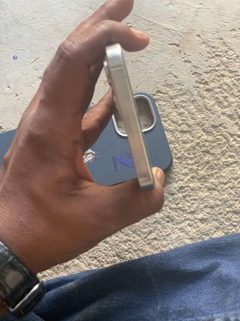 Apple iPhone 12 Pro Max 2
