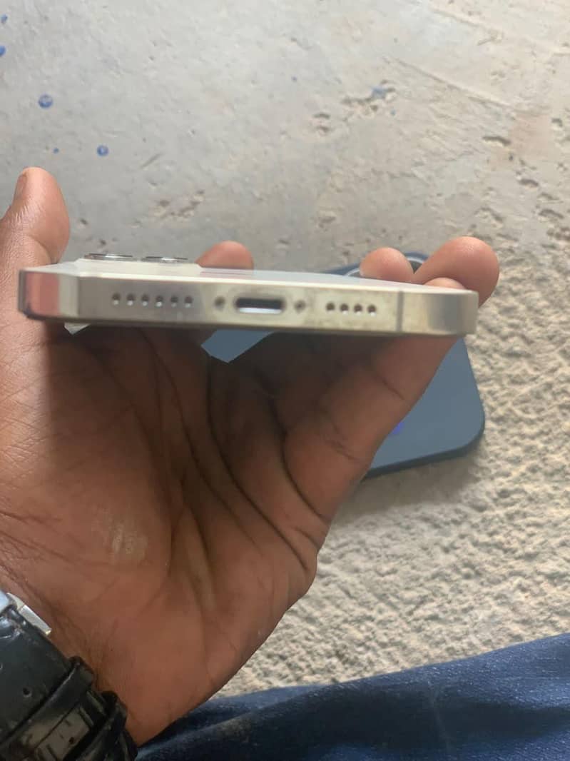 Apple iPhone 12 Pro Max 3