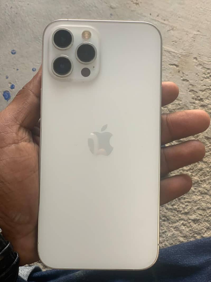 Apple iPhone 12 Pro Max 4