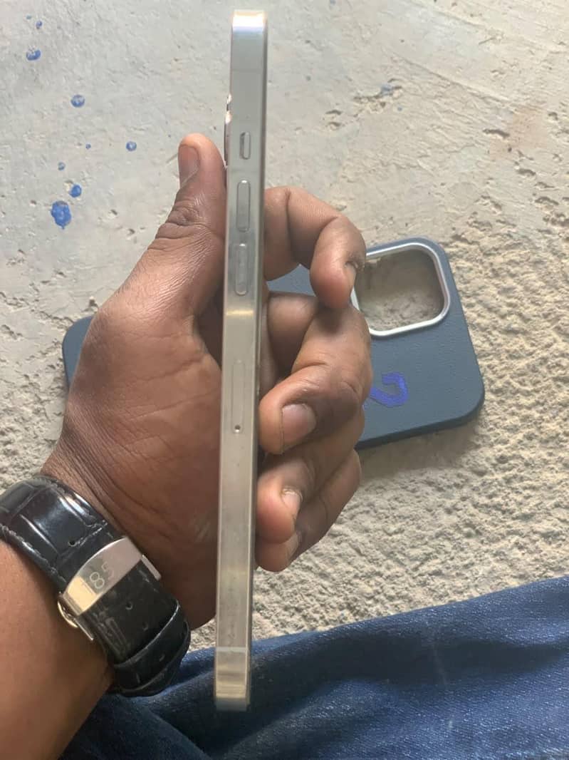 Apple iPhone 12 Pro Max 6