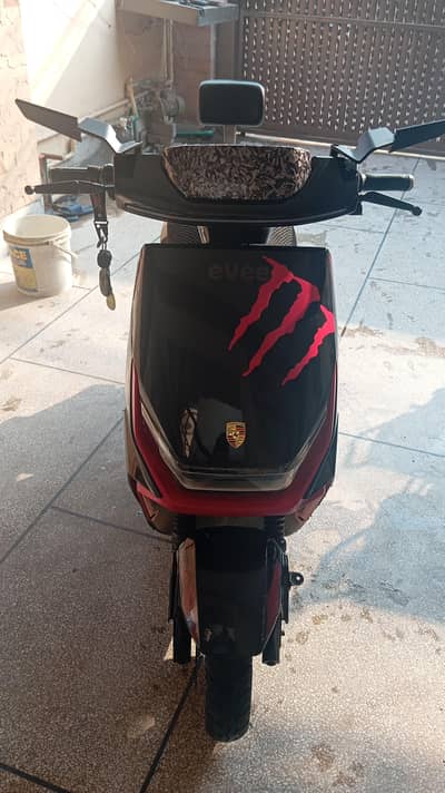 EVEe GENZ FOR SALE — SHOWROOM CONDITION!