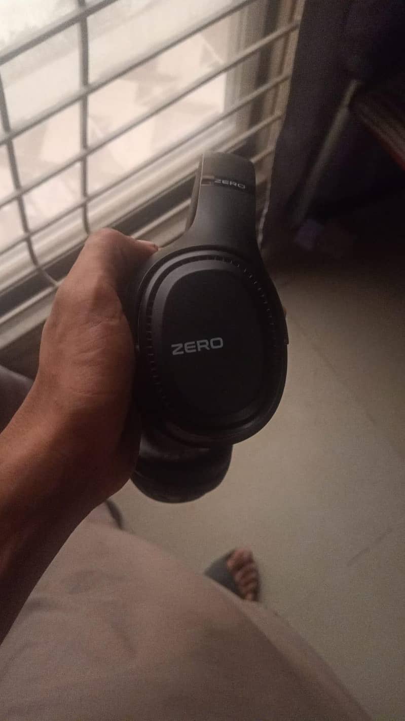zero Storm Head phone 1