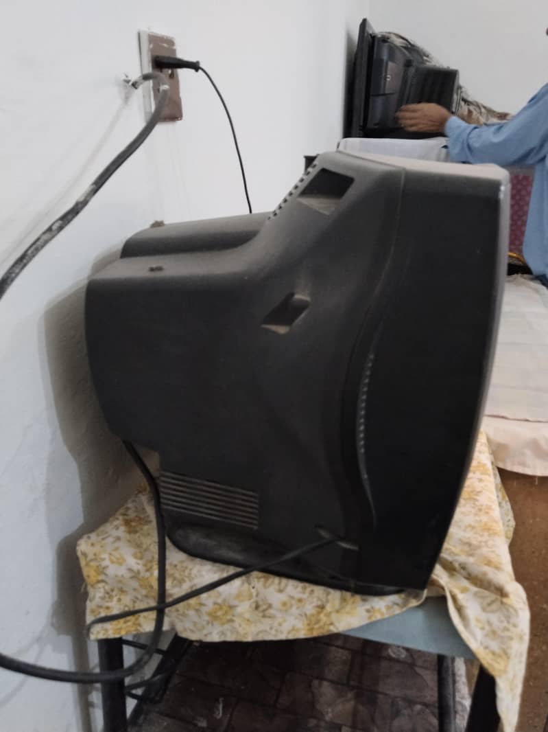 LG TV 4