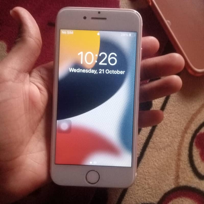 Apple iPhone 7 0