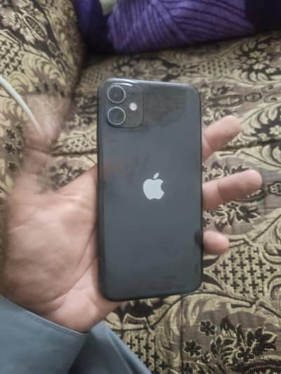 I phone 11 bipass 8/10 betry change 128 gb black