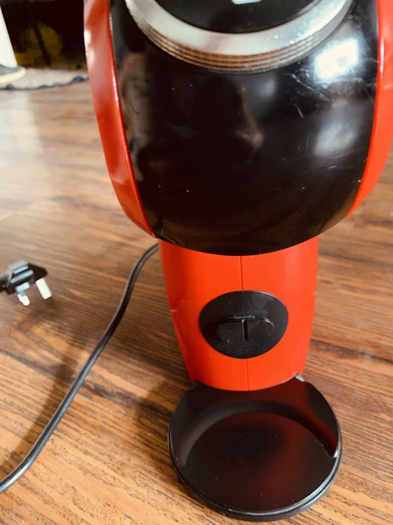 NESCAFE Dolche Gusto Coffee Machine 9