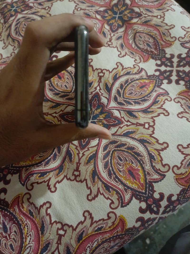 Apple iPhone XS 6