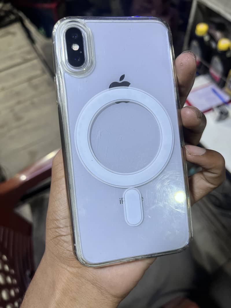 Apple iPhone X 4