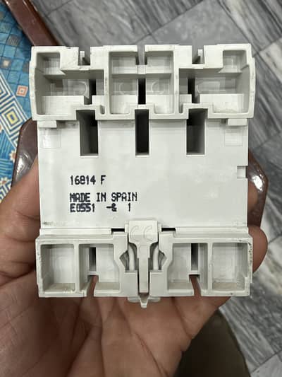 4ploe Erth Lekage Braker Made in japan
