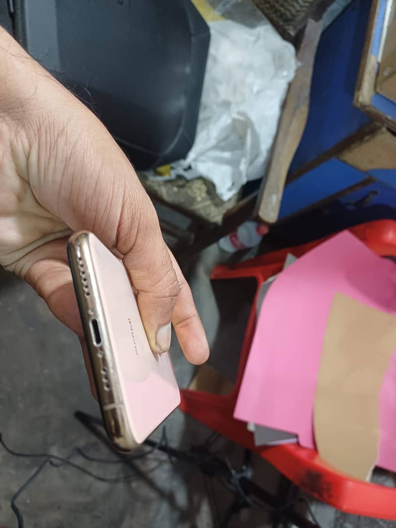 Apple iPhone XS 1