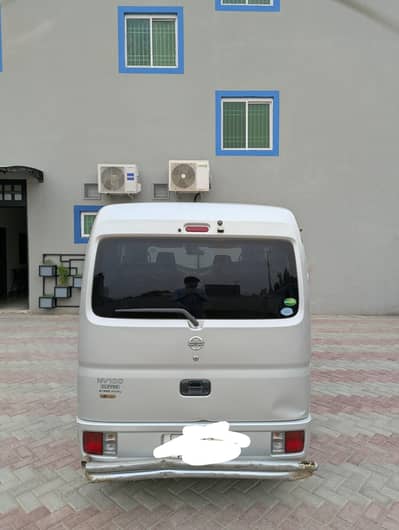 Nissan Clipper 2015