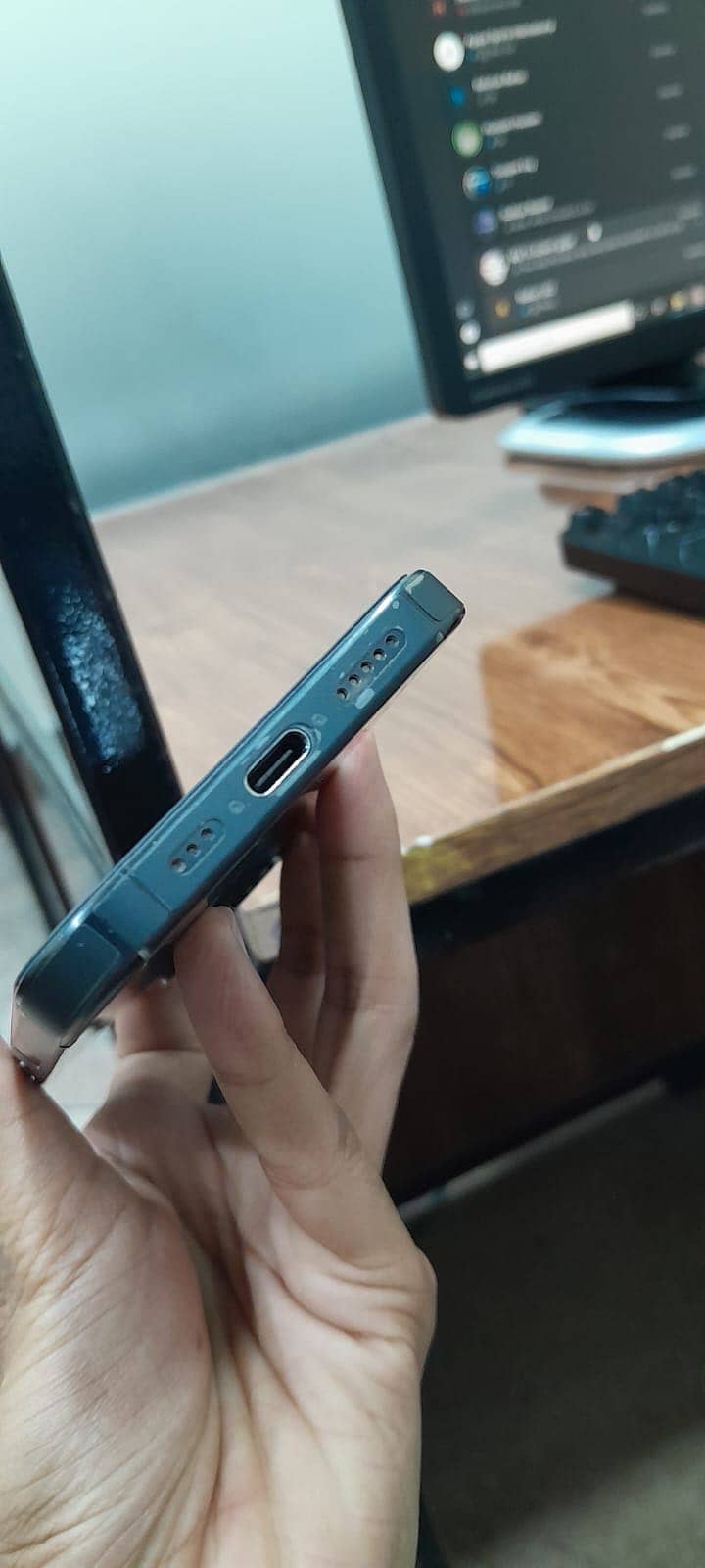 Apple iPhone 15 Pro 4