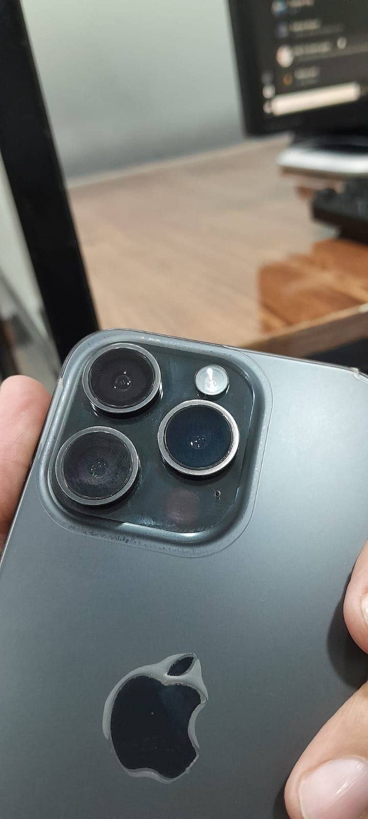 Apple iPhone 15 Pro 6