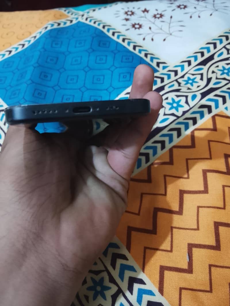Apple iPhone 15 3