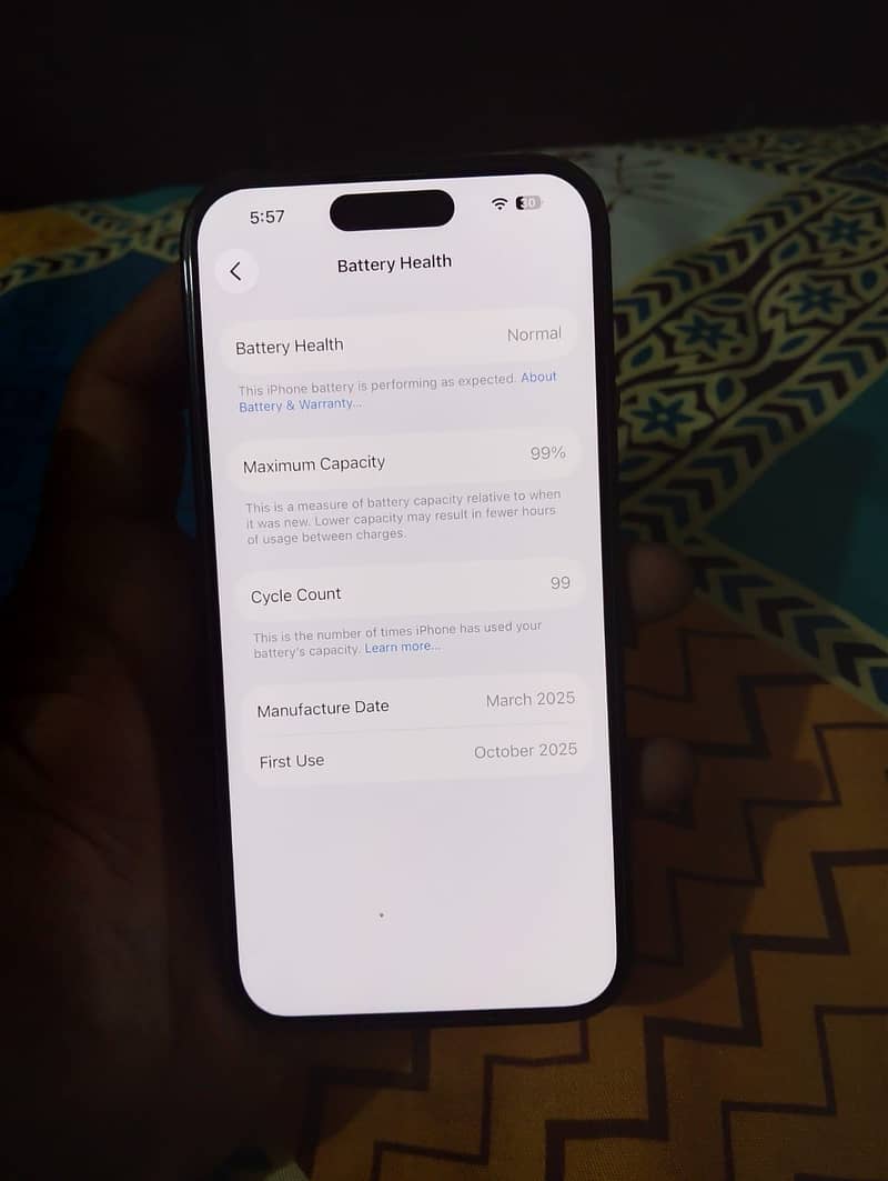 Apple iPhone 15 4